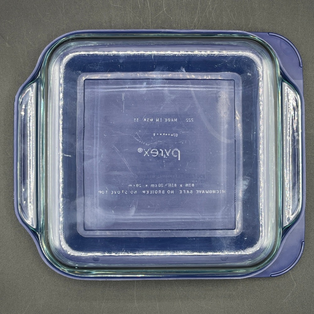 Pyrex 222 Clear Glass 8 Inch Square Baking Dish with Blue Plastic Lid 222-PC - Picture 8 of 8